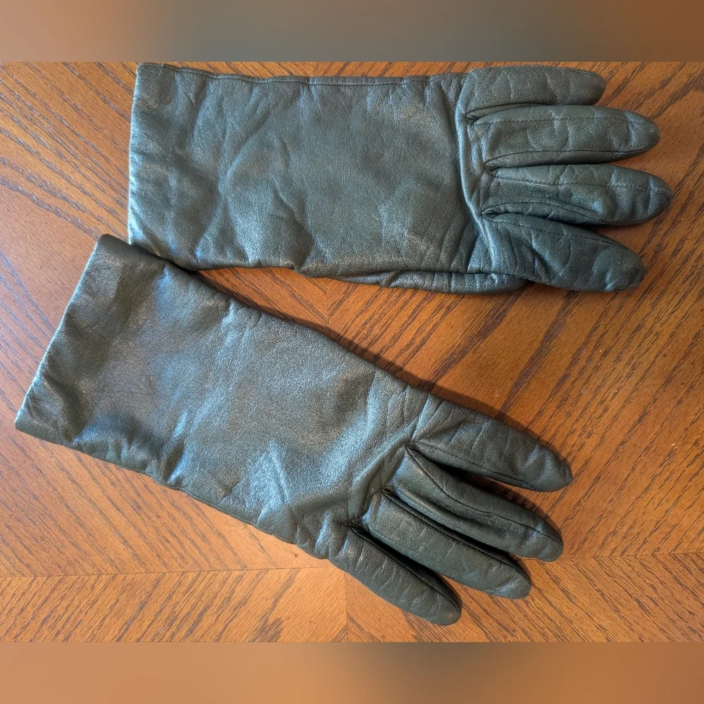 1950's Vintage Elegant Olive Green Leather Gloves With 100% Cashmere Interior